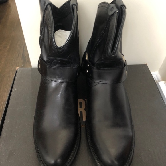 frye billy chain short boot